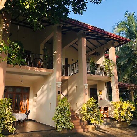 Bed and Breakfast West Dene à Negombo Extérieur photo