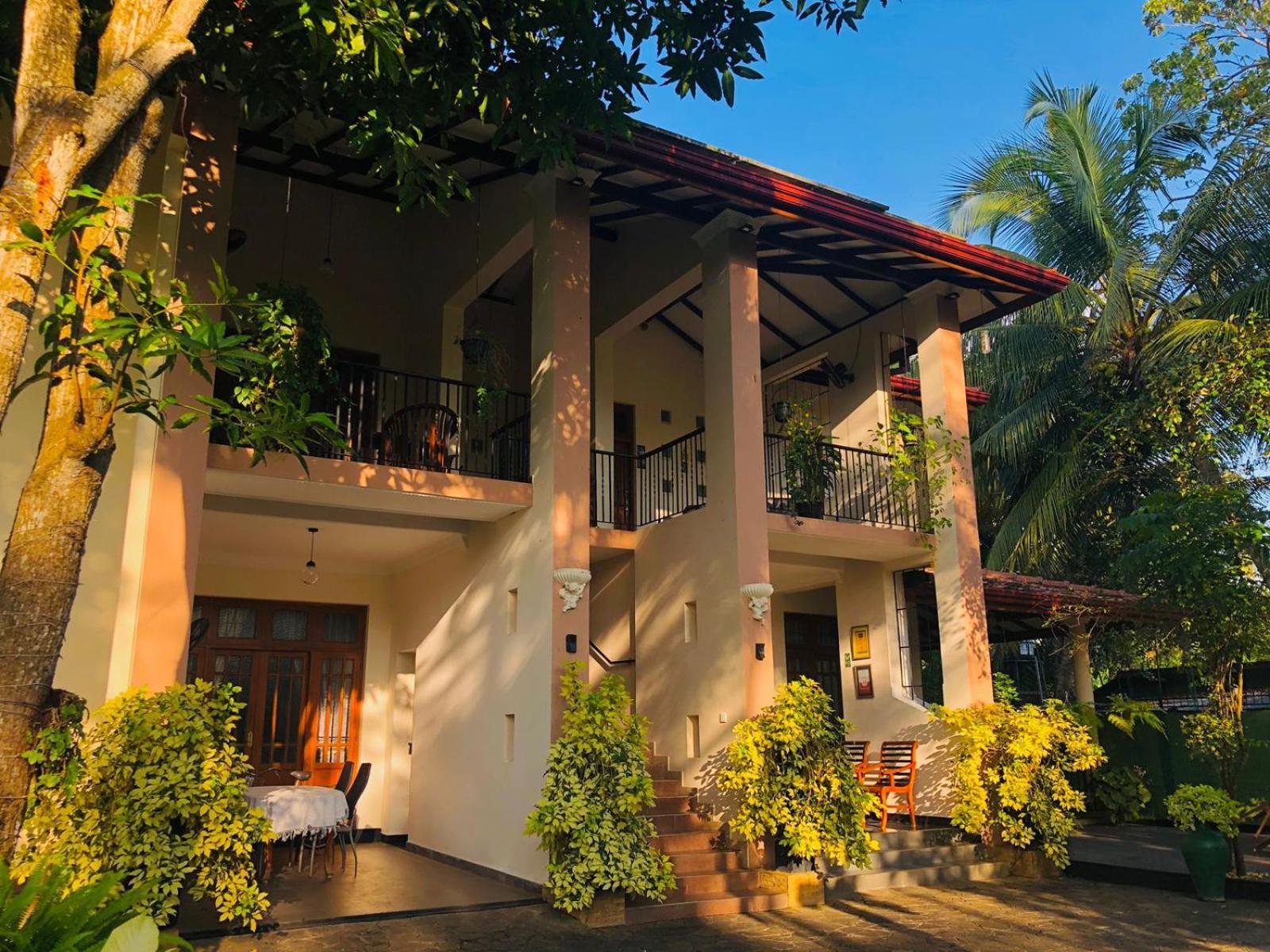 Bed and Breakfast West Dene à Negombo Extérieur photo