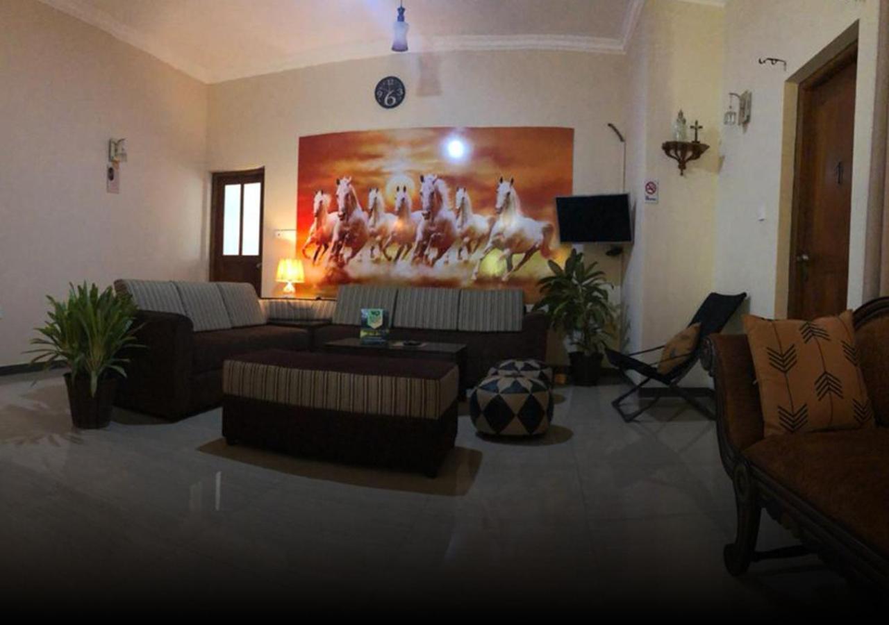 Bed and Breakfast West Dene à Negombo Extérieur photo