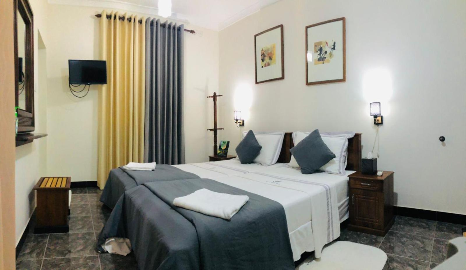 Bed and Breakfast West Dene à Negombo Extérieur photo