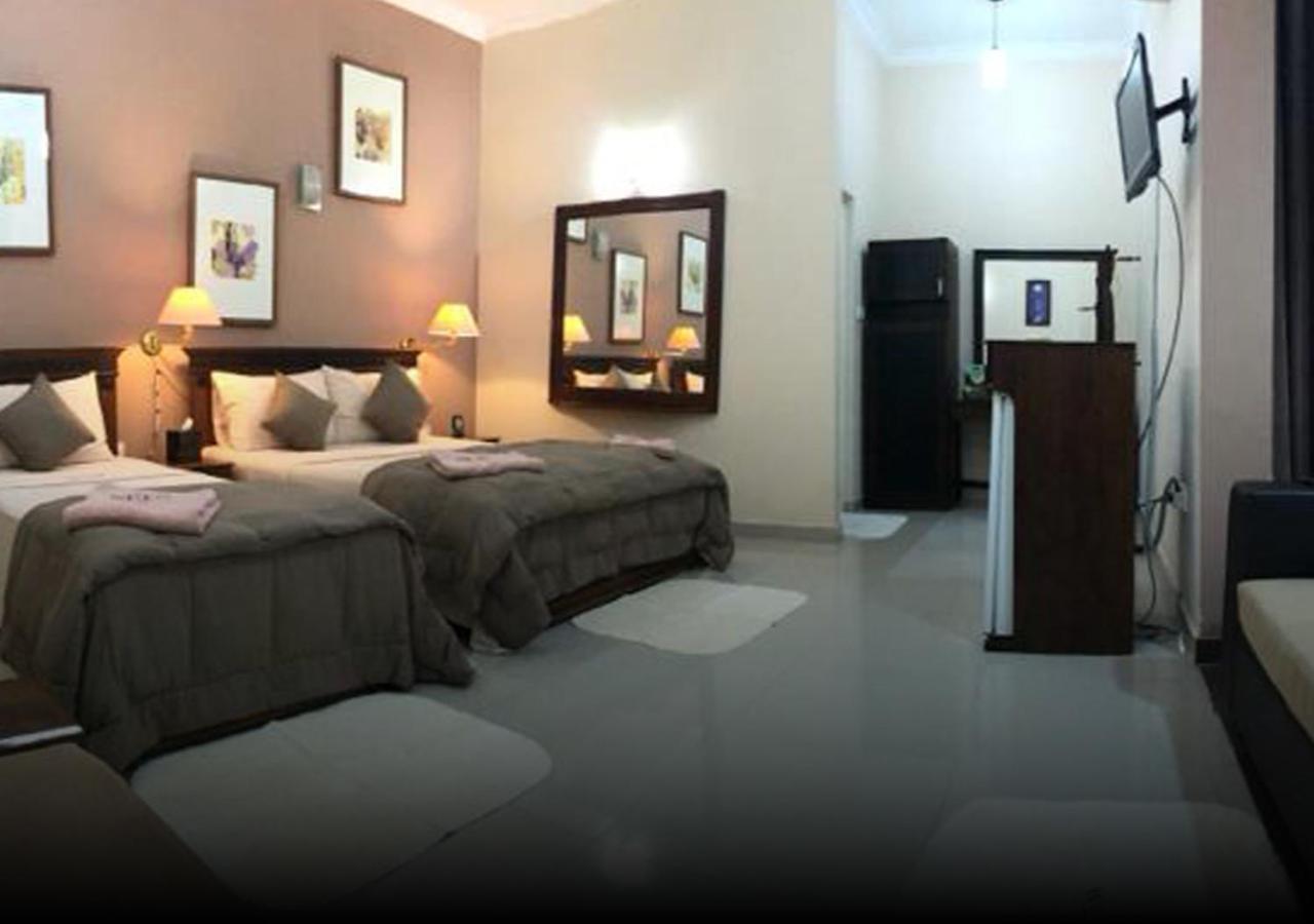 Bed and Breakfast West Dene à Negombo Extérieur photo