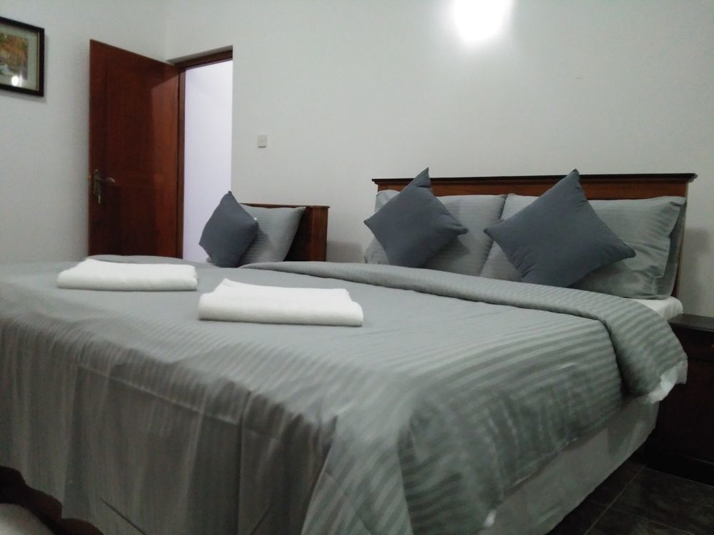 Bed and Breakfast West Dene à Negombo Extérieur photo
