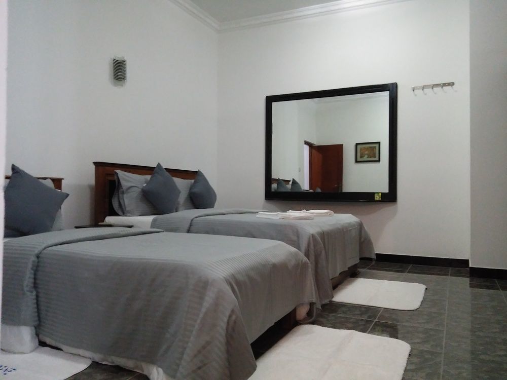 Bed and Breakfast West Dene à Negombo Extérieur photo