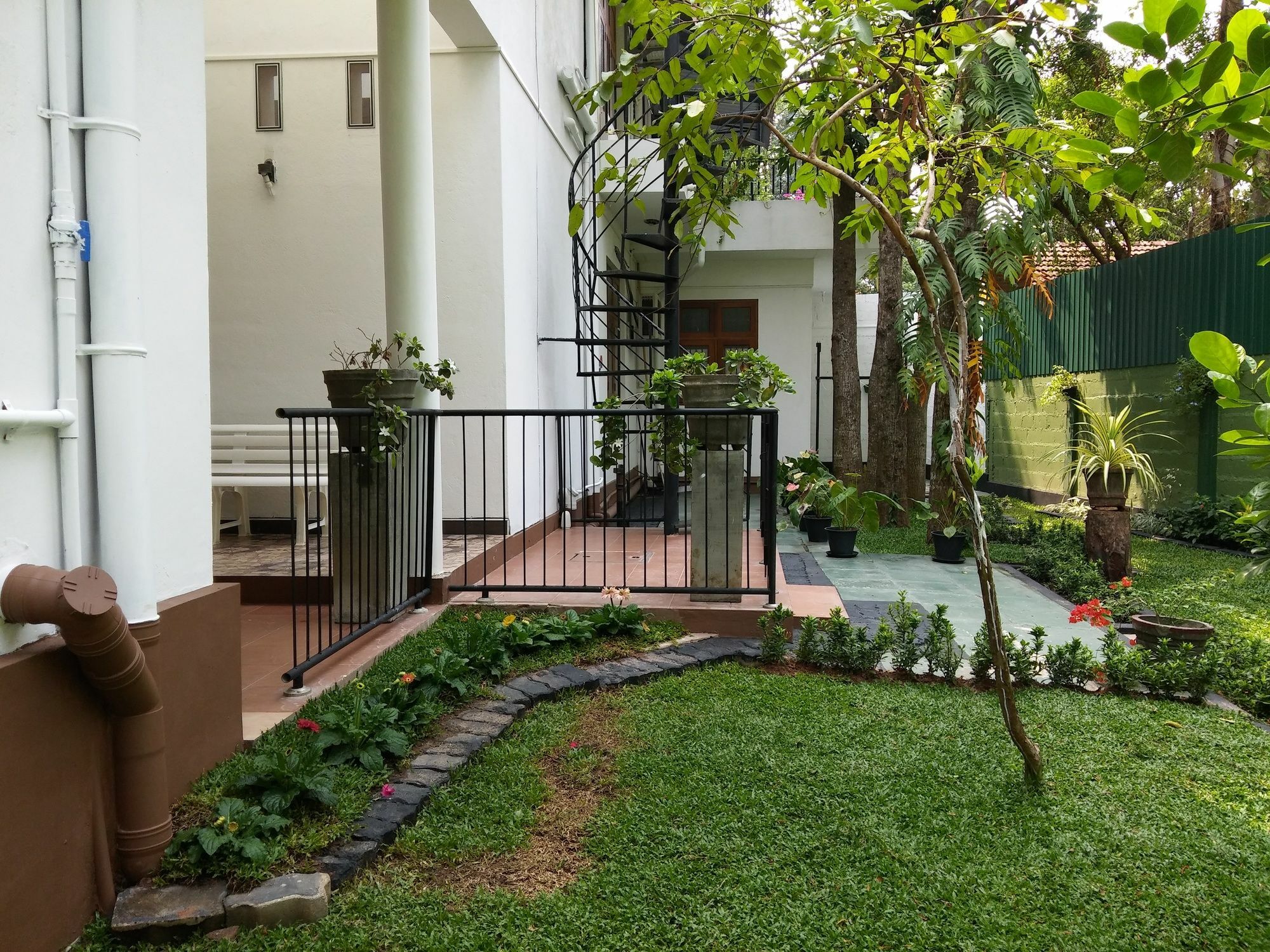 Bed and Breakfast West Dene à Negombo Extérieur photo